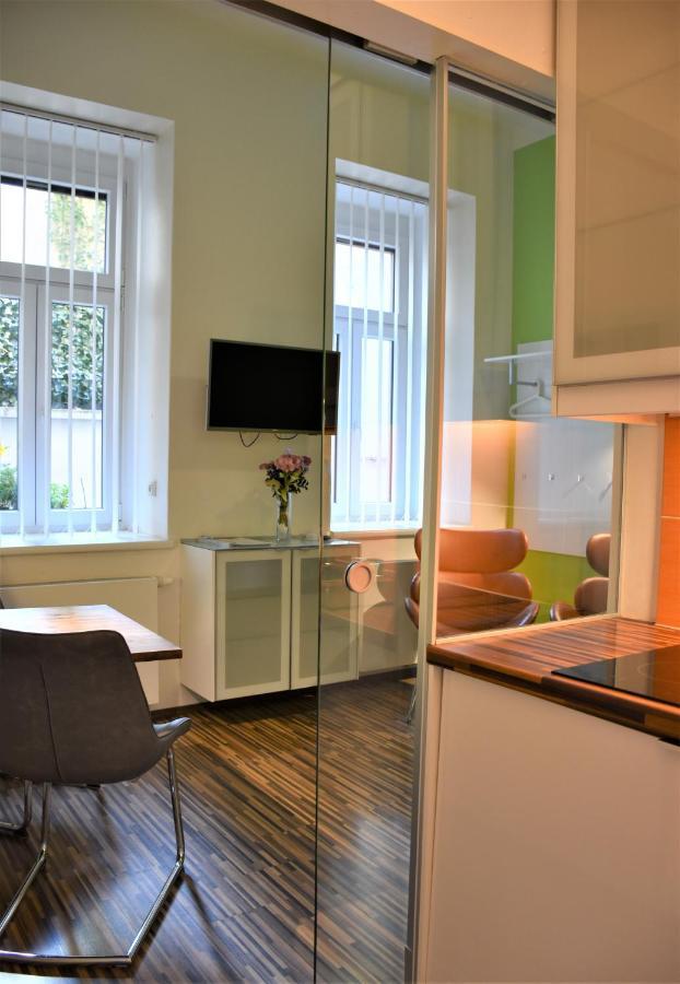 Studio-Apartment Augarten Vienna Esterno foto